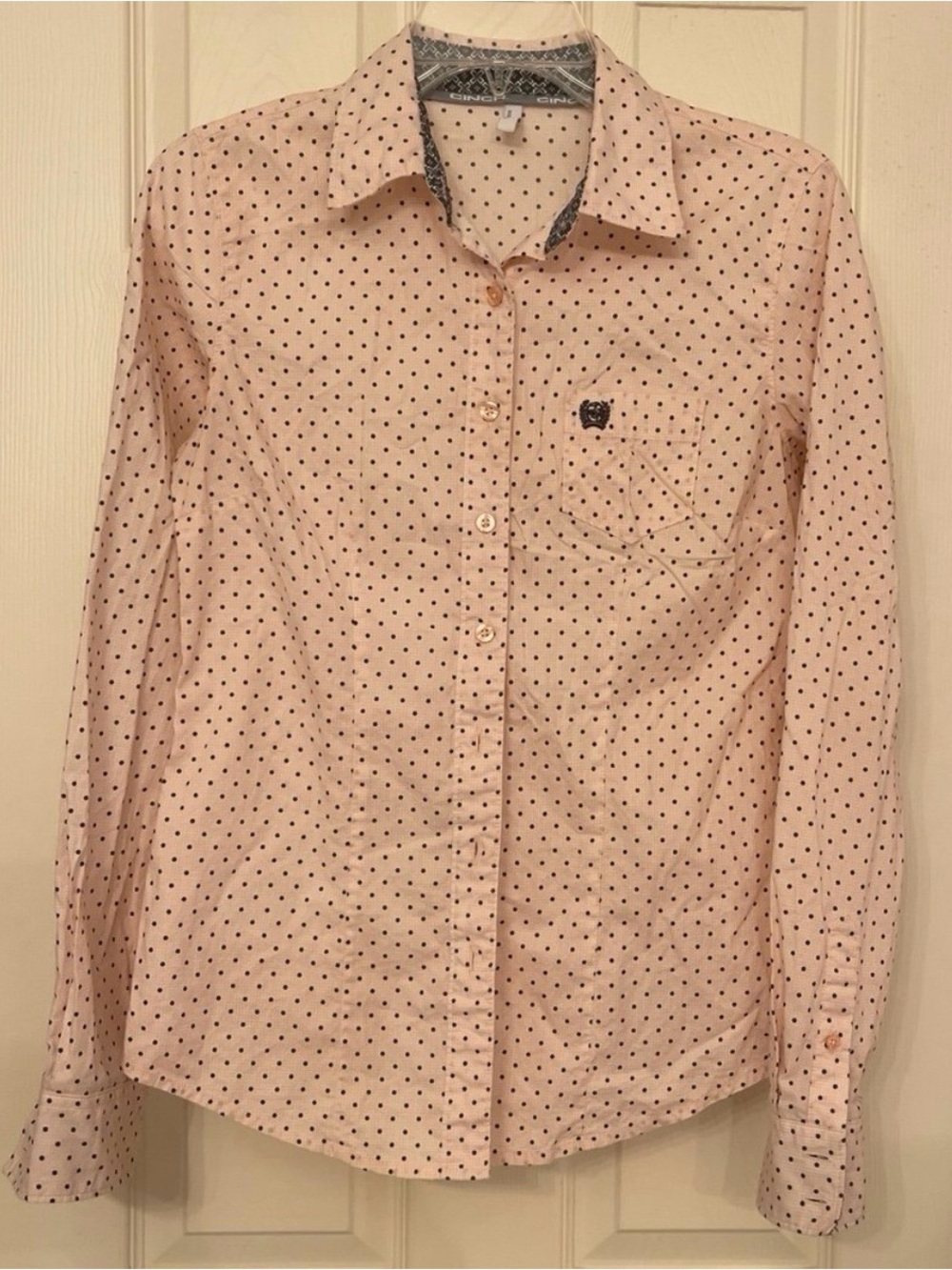 CINCH Women’s Light Pink Polka Dot Button-Up Shirt. SMALL Long sleeve